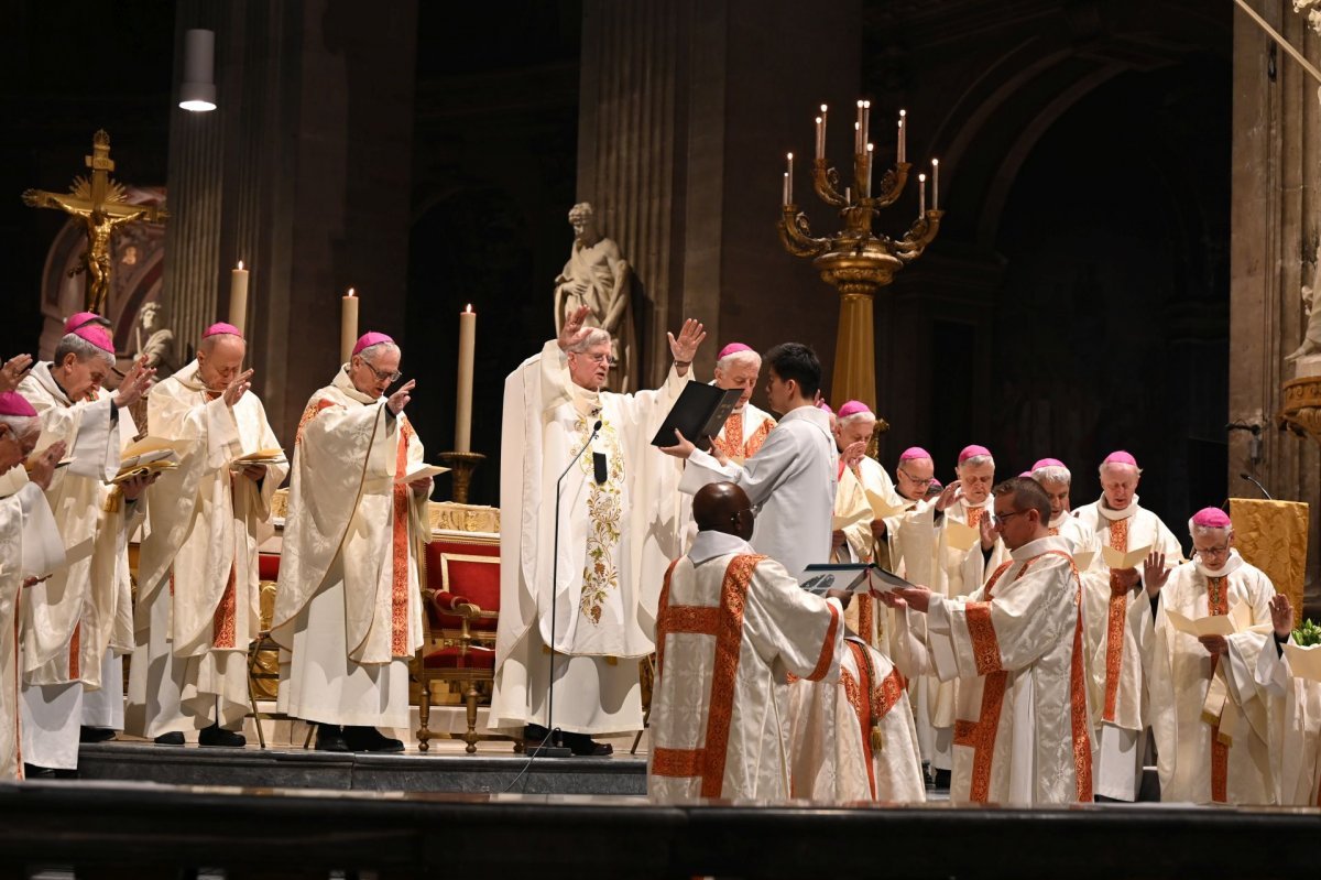 Ordination épiscopale de Mgr Emmanuel Tois. © Marie-Christine Bertin / Diocèse de Paris.