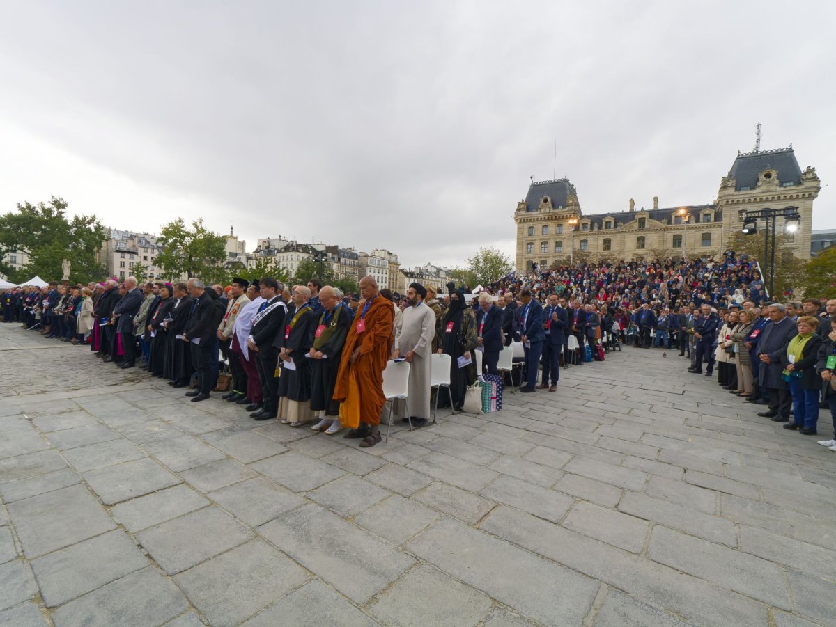 Cérémonie conclusive de la Rencontre internationale pour la paix. © Yannick Boschat / Diocèse de Paris.