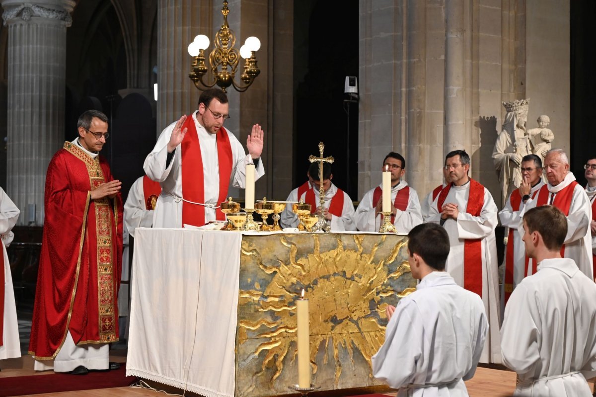 Messe d'action de grâce pour le ministère de Mgr Olivier de Cagny à Paris. © Marie-Christine Bertin / Diocèse de Paris.