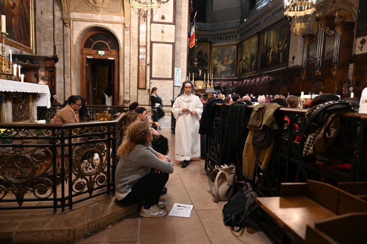 Veillée de l'espérance à la basilique Notre-Dame des Victoires. © Marie-Christine Bertin / Diocèse de Paris.