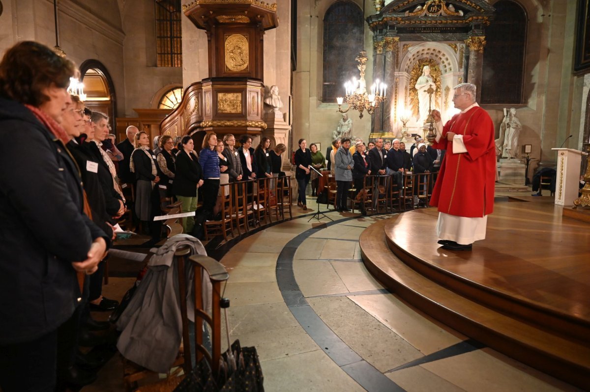 Envoi des baptisés en mission diocésaine 2024. © Marie-Christine Bertin / Diocèse de Paris.