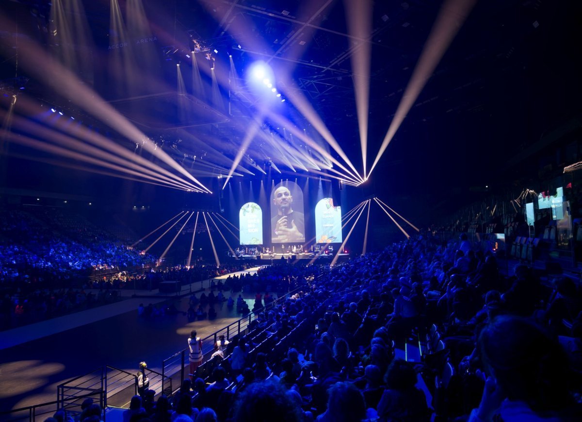 Veillée à l'Accor Arena de Bercy. © Dominique Boschat / Diocèse de Paris.