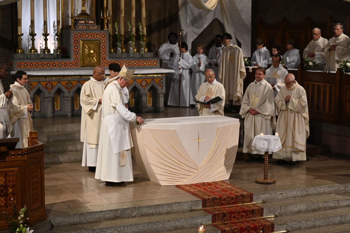 Messe à Saint-Michel (17e) à l'occasion du centenaire de l'église (…). © Marie-Christine Bertin / Diocèse de Paris.