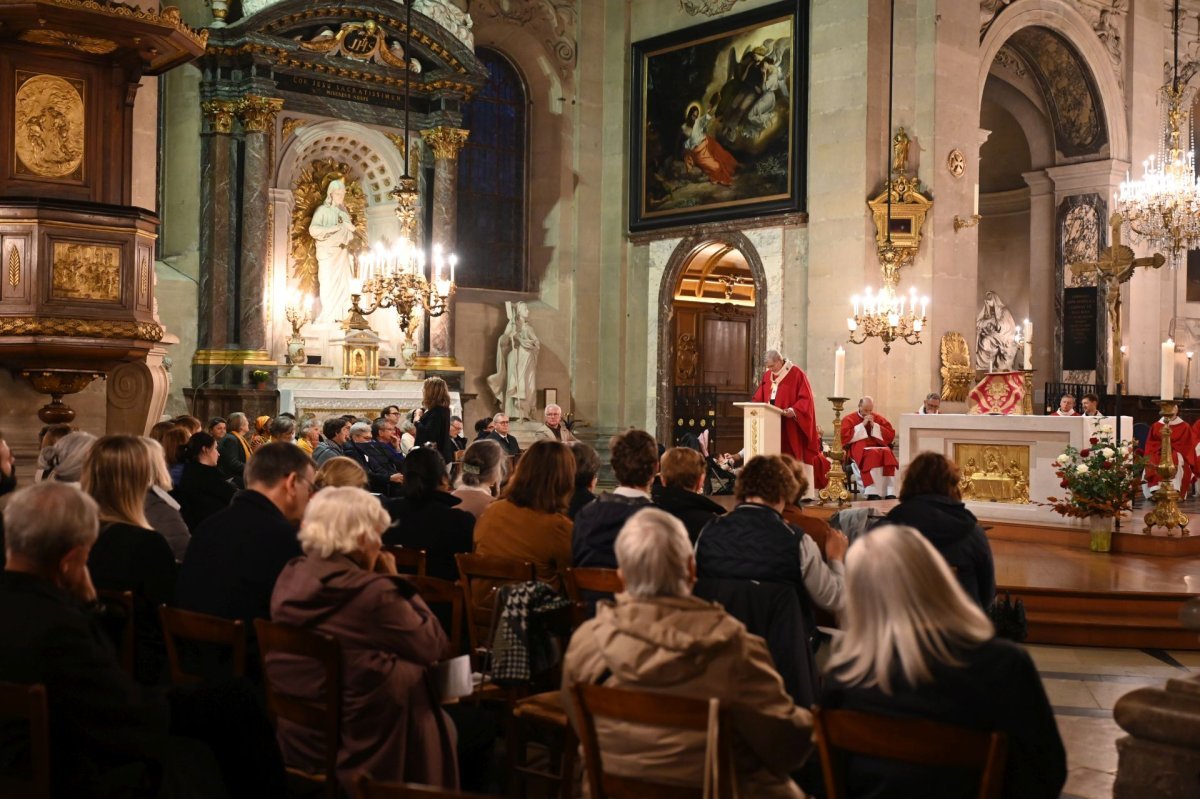 Envoi des baptisés en mission diocésaine 2024. © Marie-Christine Bertin / Diocèse de Paris.