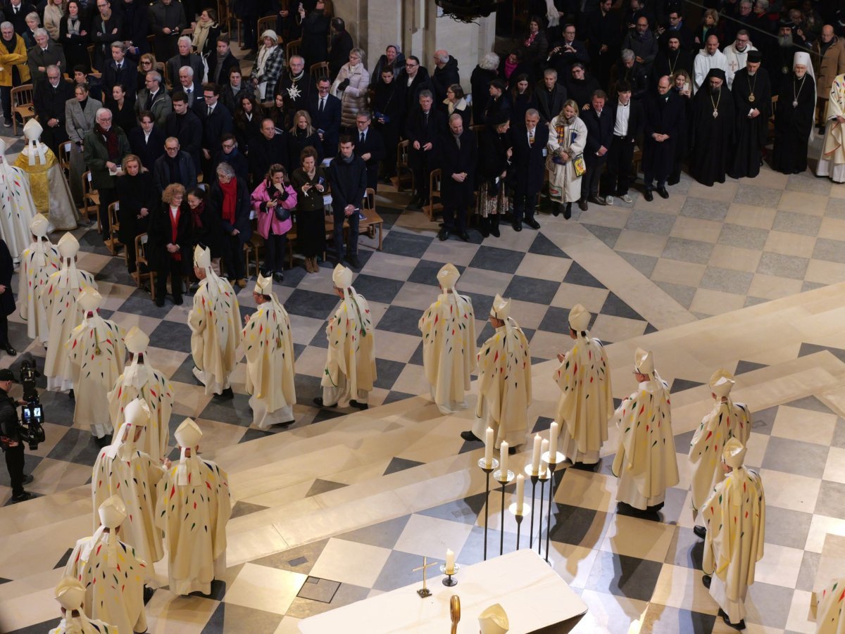 Messe de consécration de l'autel de Notre-Dame de Paris. © Yannick Boschat / Diocèse de Paris.