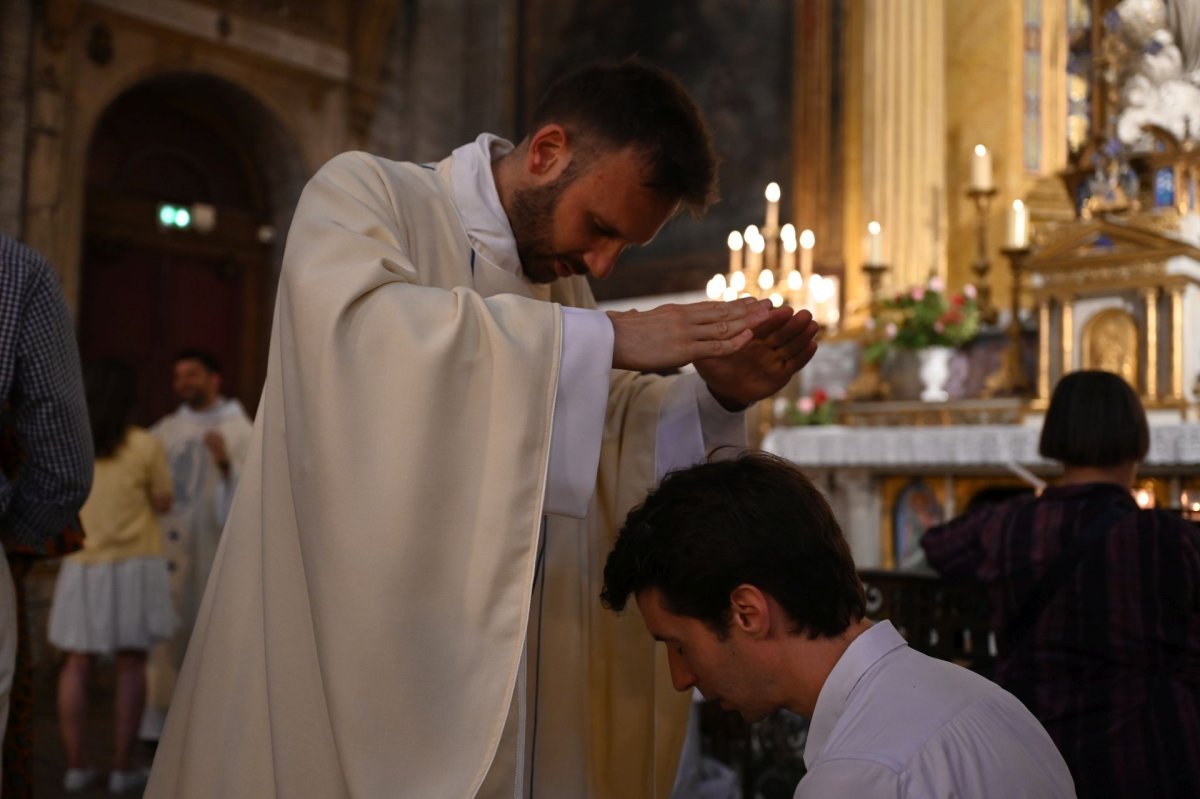 Messe des nouveaux prêtres à Notre-Dame des Victoires. © Marie-Christine Bertin / Diocèse de Paris.