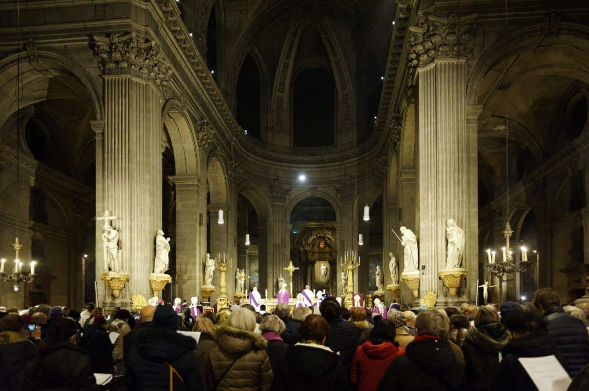 Messe autour de Mgr Michel Aupetit. © Trung Hieu Do / Diocèse de Paris.