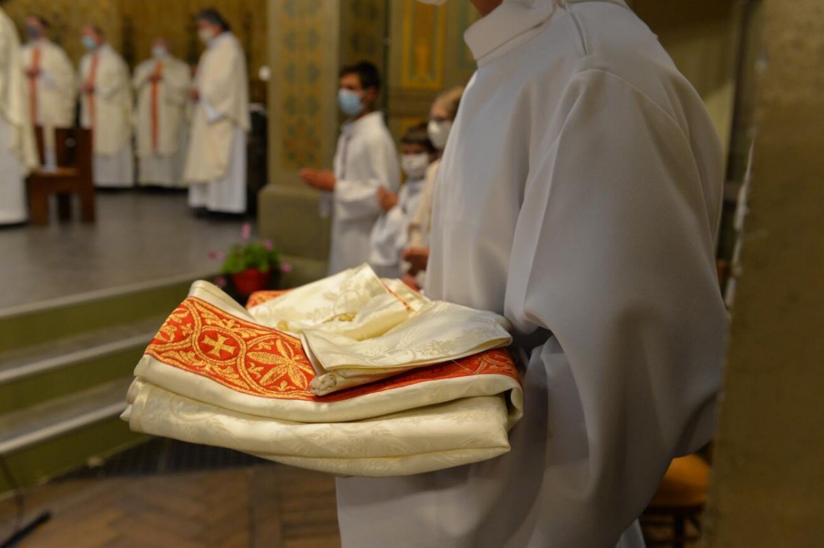 Ordinations diaconales en vue du sacerdoce 2020 à Saint-Jean de Montmartre (18e). 