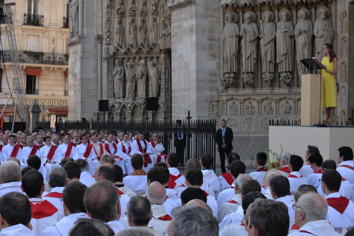 Liturgie de la Parole. © Marie-Christine Bertin / Diocèse de Paris.