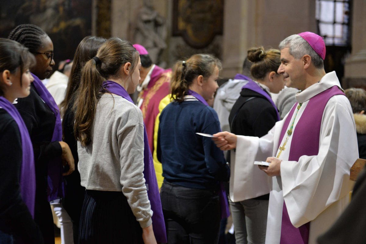 Appel décisif des jeunes catéchumènes en 2020. © Marie-Christine Bertin / Diocèse de Paris.