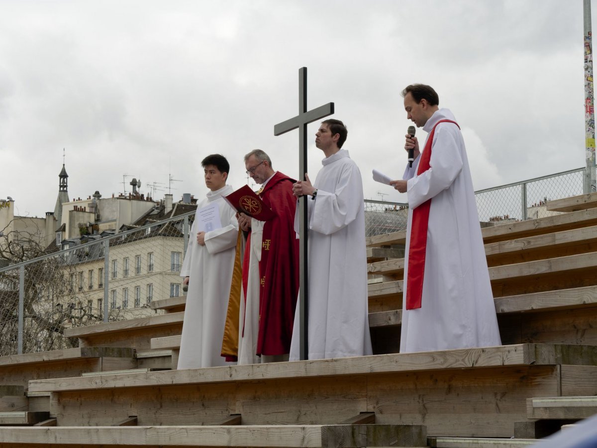 Chemin de croix de Notre-Dame de Paris 2024. © Yannick Boschat / Diocèse de Paris.