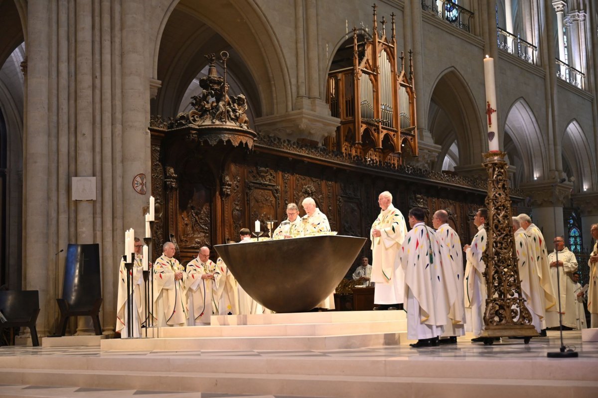 Jubilé des prêtres d'Île-de-France 2025. Messe à Notre-Dame de Paris, 4e. © Marie-Christine Bertin / Diocèse de Paris.
