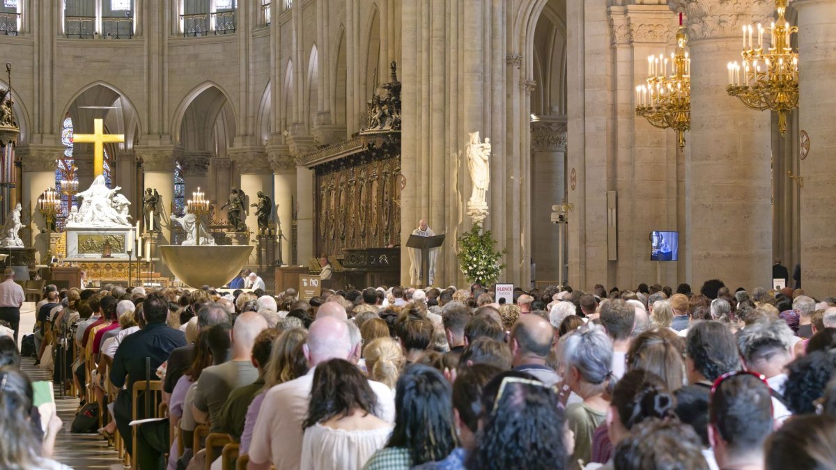 Veille de la fête de l'Assomption à Notre-Dame de Paris 2025. © Yannick Boschat / Diocèse de Paris.