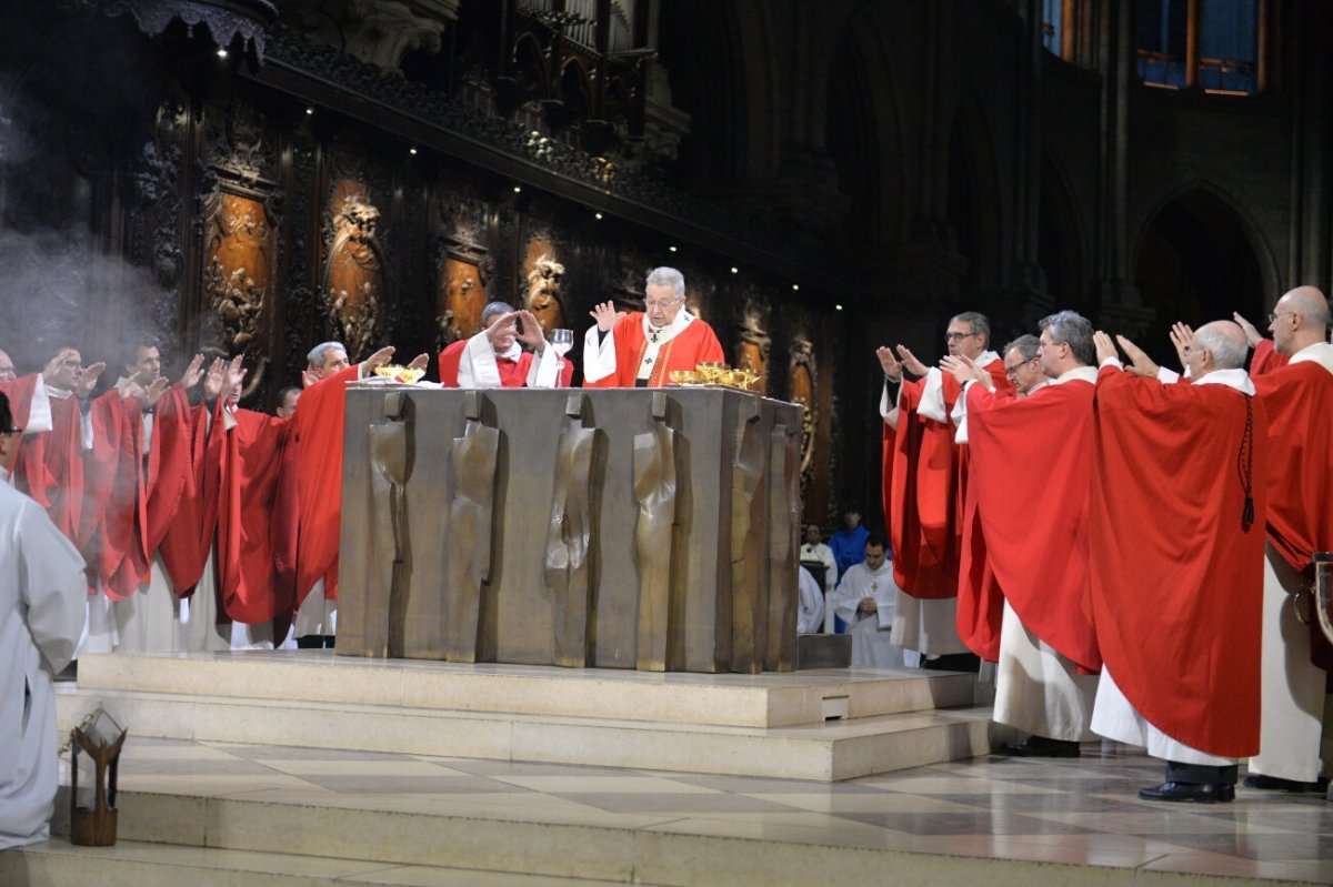 Liturgie eucharistique. © Marie-Christine Bertin / Diocèse de Paris.