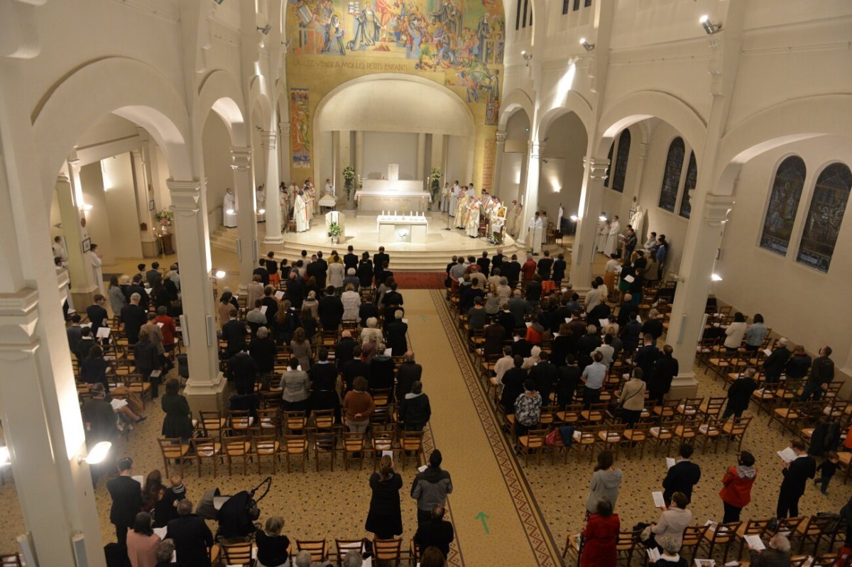 Ordinations diaconales en vue du sacerdoce 2020 à Saint-Jean-Baptiste de La (…). © Marie-Christine Bertin / Diocèse de Paris.