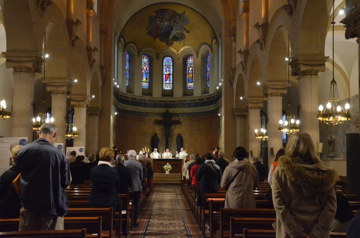 Messe à la mémoire de Mgr Surat. © Michel Pourny / Diocèse de Paris.