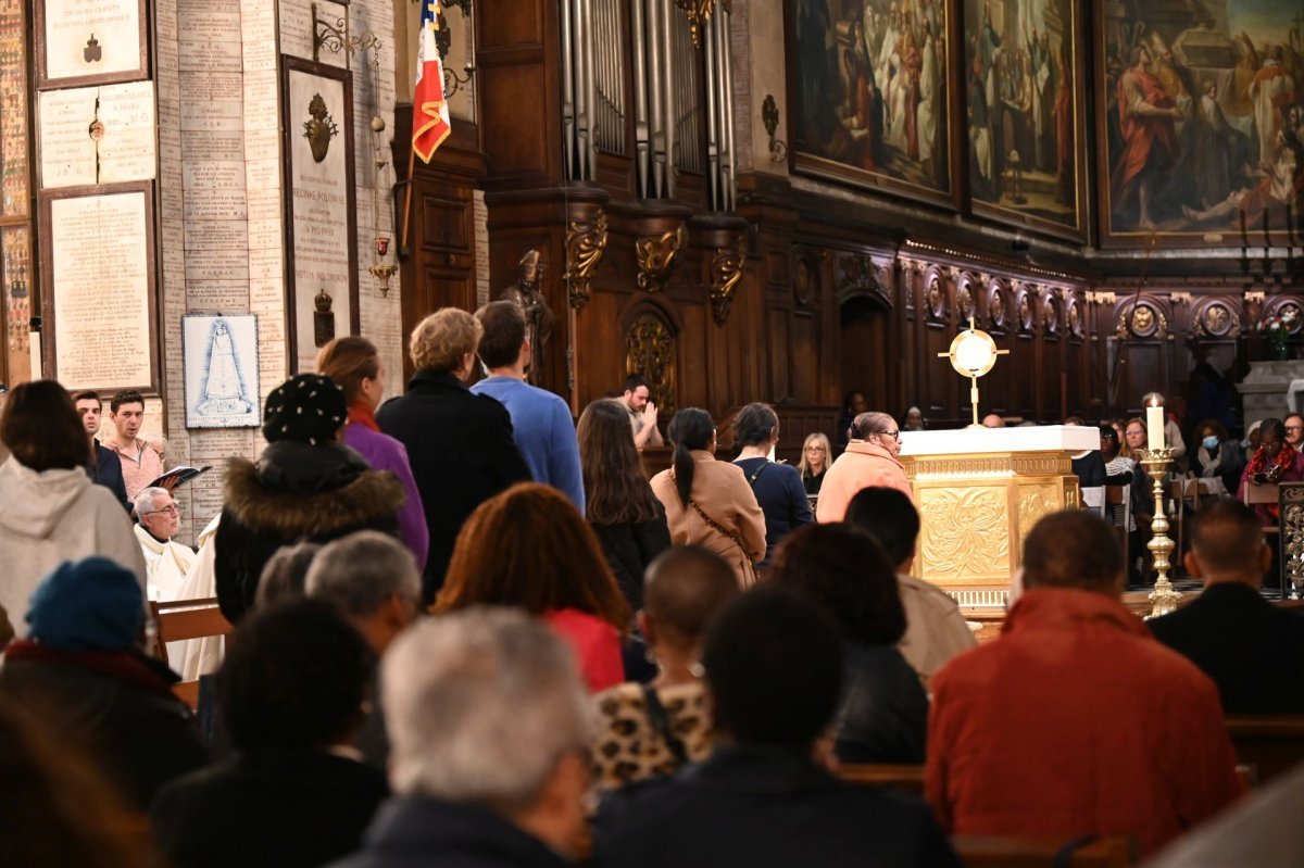 Veillée de l'espérance à la basilique Notre-Dame des Victoires. © Marie-Christine Bertin / Diocèse de Paris.