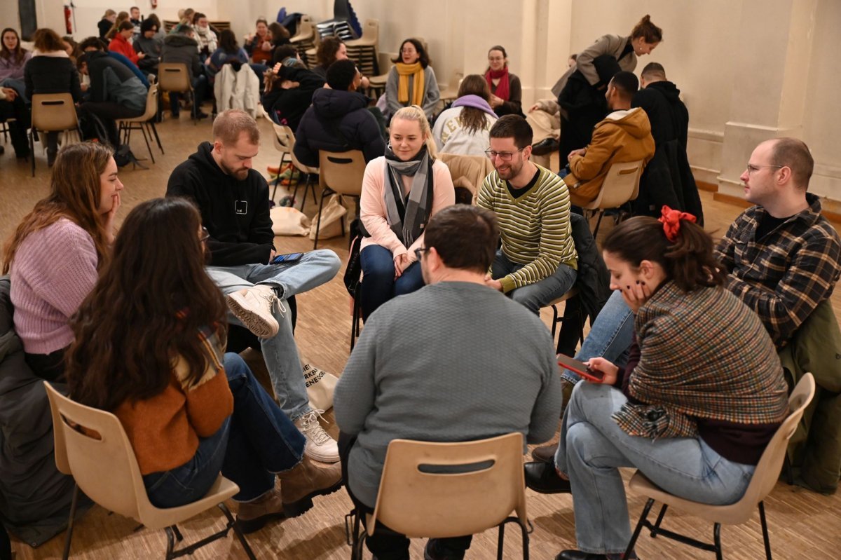Prière du matin à Saint-Dominique. © Marie-Christine Bertin / Diocèse de Paris.