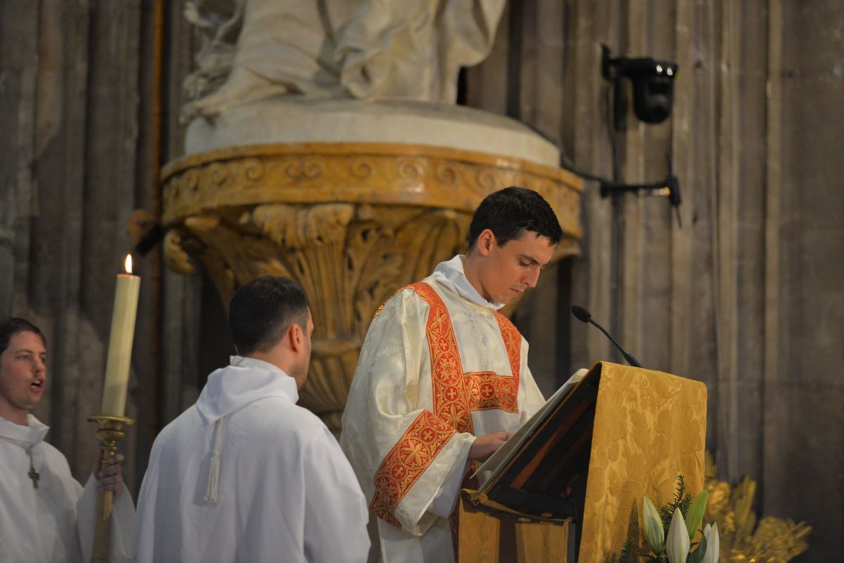 Ordination sacerdotale 2022 : Évangile. © Marie-Christine Bertin / Diocèse de Paris.