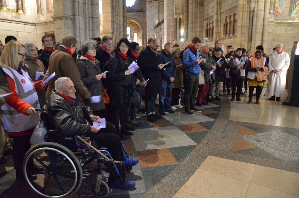 Montée des marches du Sacré-Cœur à l'occasion de la Journée Mondiale (…). © Michel Pourny / Diocèse de Paris.