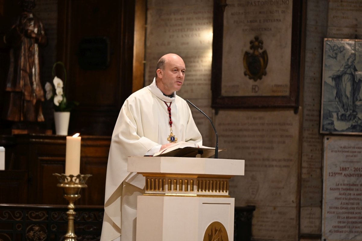 Veillée de l'espérance à la basilique Notre-Dame des Victoires. © Marie-Christine Bertin / Diocèse de Paris.