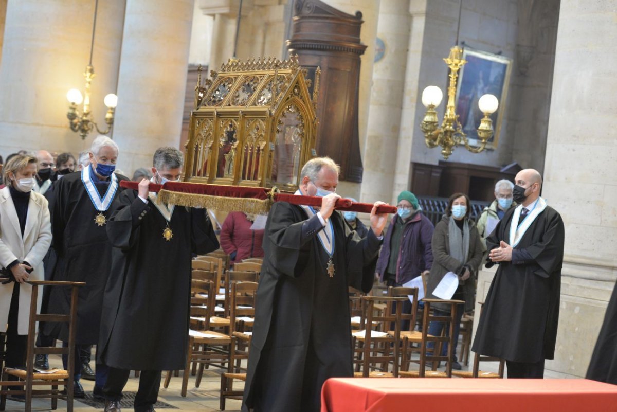 Messe solennelle, bénédiction de Paris et procession de la châsse de sainte (…). © Marie-Christine Bertin / Diocèse de Paris.