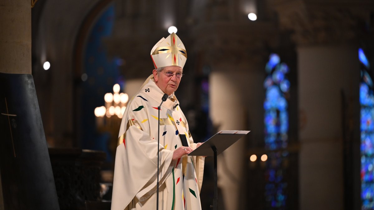 Homélie de Mgr Laurent Ulrich – Messe chrismale à Notre-Dame de Paris ...