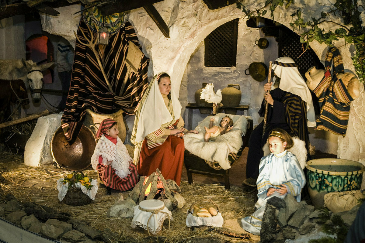 Crèche vivante pendant la messe de Noël des Familles Diocèse de Paris